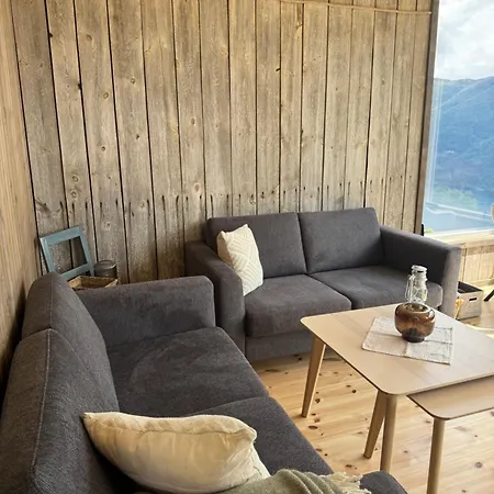 Raaum Gard, 3 * Luster