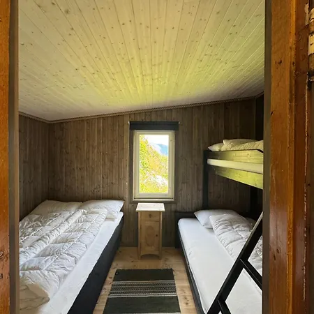 Raaum Gard, 3 Camping *